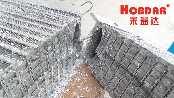 沖爆的風(fēng)冷卻器散熱器解剖圖 沖爆的風(fēng)冷卻器散熱器解剖圖